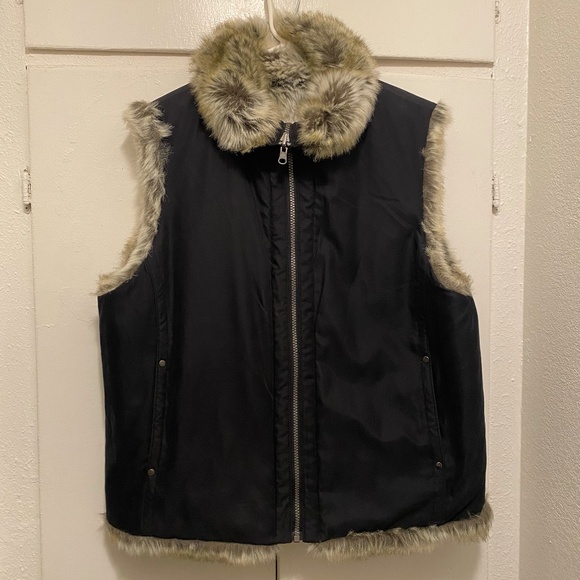 Reversible Faux Fur Vest - Picture 2 of 5